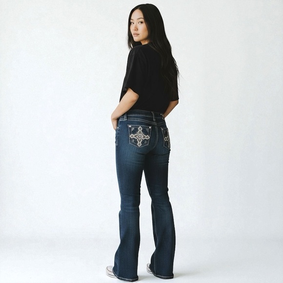 Miss Me Denim - Miss Me Signature Bootcut Jeans Sz 28 — Crystal Front Sequin Cross Back Pockets